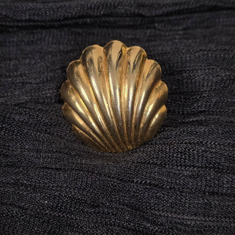 Vintage Gold Tone Scallop Shell Brooch Dimensional Coastal Nautical Pin